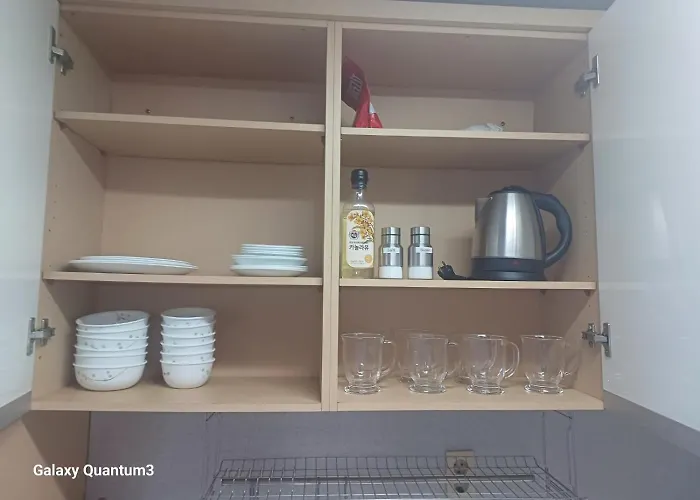 Hongdae Guesthouse2 1min From Hongik Uni Station Exit #1