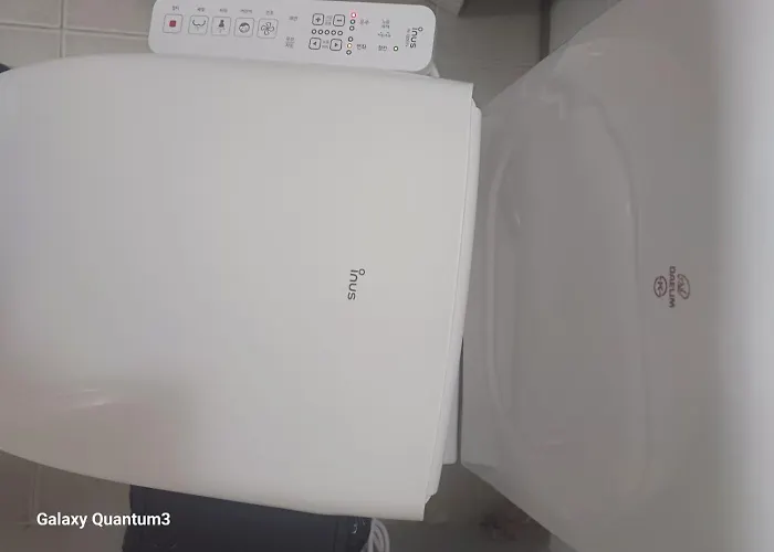 Hongdae Guesthouse2 1min From Hongik Uni Station Exit #1 Apartment *